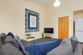 Large 2 Bed in Central Coventry - Sleeps 6 - Parking